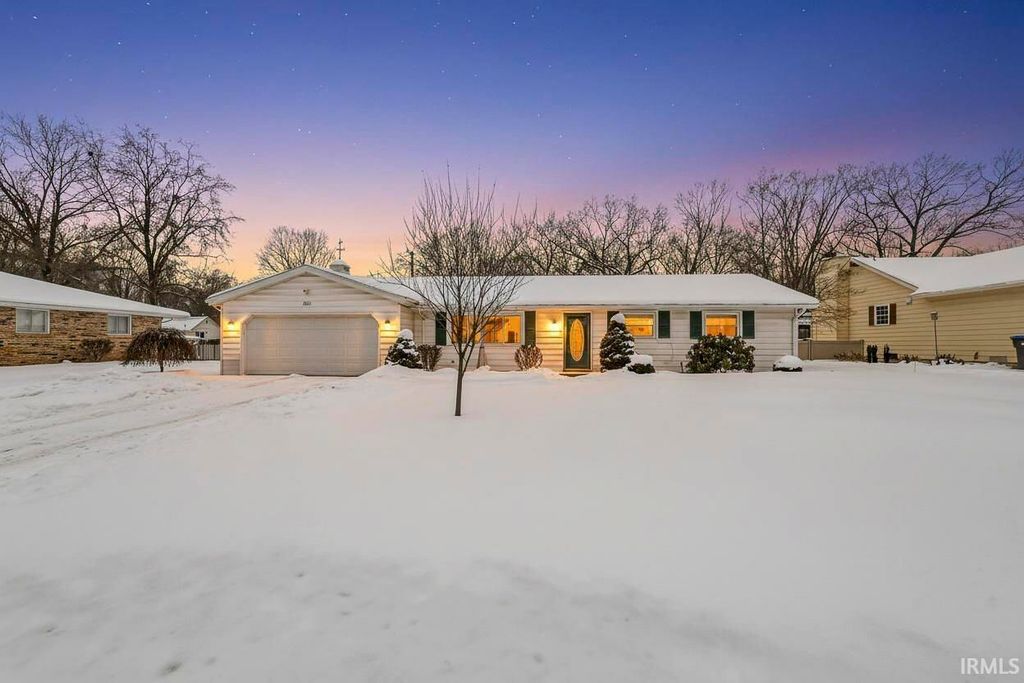 Photo of 1831 Kenilworth Drive, Elkhart, IN 46514 (MLS # 202603337)