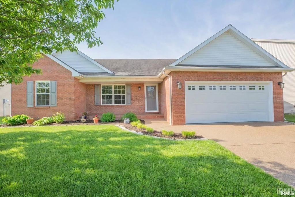 Photo of 10657 Fallcreek Drives, Newburgh, IN 47630 (MLS # 202619514)