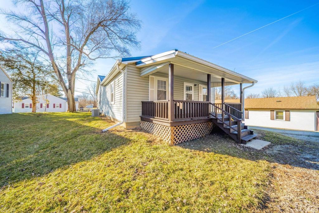 Photo of 404 N 20Th Street, New Castle, IN 47362 (MLS # 202606558)