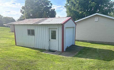 Tiny photo for 1125 W Broadway Street, Loogootee, IN 47553 (MLS # 202622409)