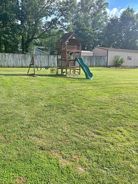 Tiny photo for 1125 W Broadway Street, Loogootee, IN 47553 (MLS # 202622409)