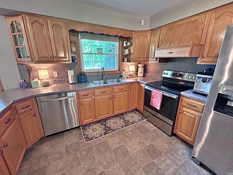 Tiny photo for 1125 W Broadway Street, Loogootee, IN 47553 (MLS # 202622409)