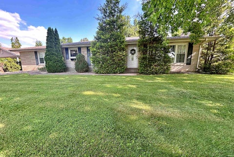 Tiny photo for 1125 W Broadway Street, Loogootee, IN 47553 (MLS # 202622409)
