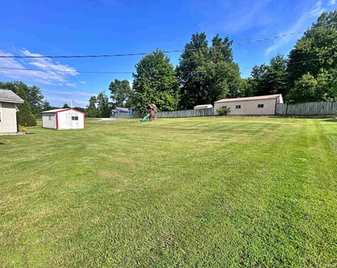 Tiny photo for 1125 W Broadway Street, Loogootee, IN 47553 (MLS # 202622409)