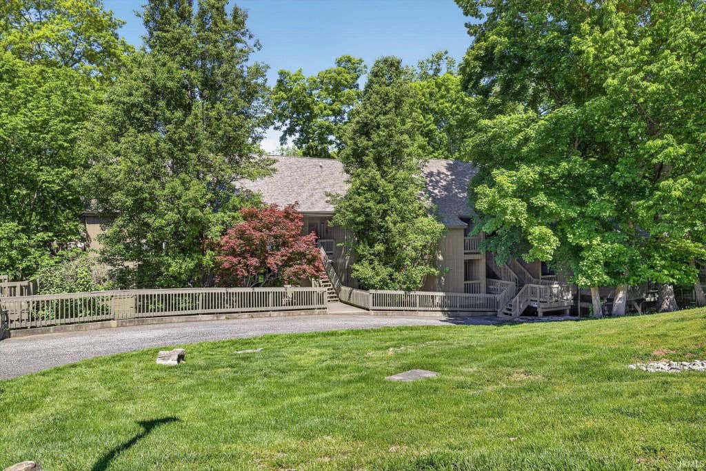 Photo of 9318 S Lake Ridge Drive #57, Bloomington, IN 47401 (MLS # 202617957)