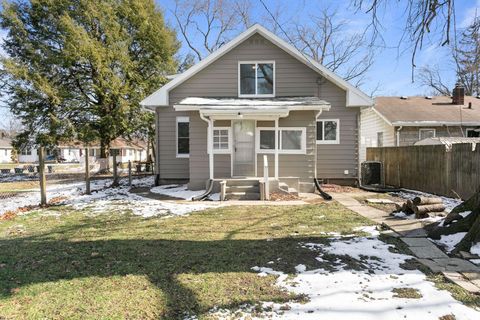 Tiny photo for 1321 N Brookfield Street, South Bend, IN 46628 (MLS # 202606506)