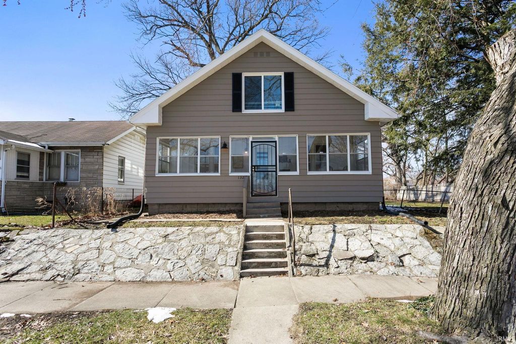 Photo of 1321 N Brookfield Street, South Bend, IN 46628 (MLS # 202606506)