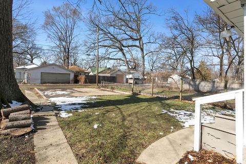 Tiny photo for 1321 N Brookfield Street, South Bend, IN 46628 (MLS # 202606506)