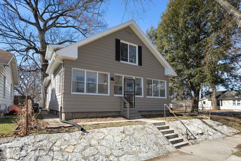 Tiny photo for 1321 N Brookfield Street, South Bend, IN 46628 (MLS # 202606506)