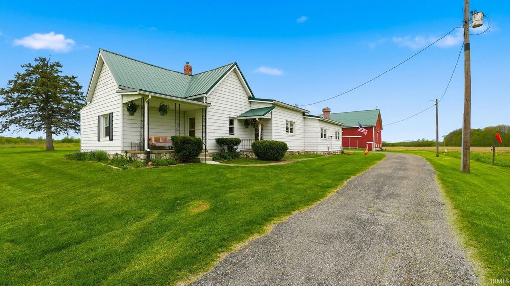 Photo of 1350 N Warren Road, Huntington, IN 46750 (MLS # 202615564)