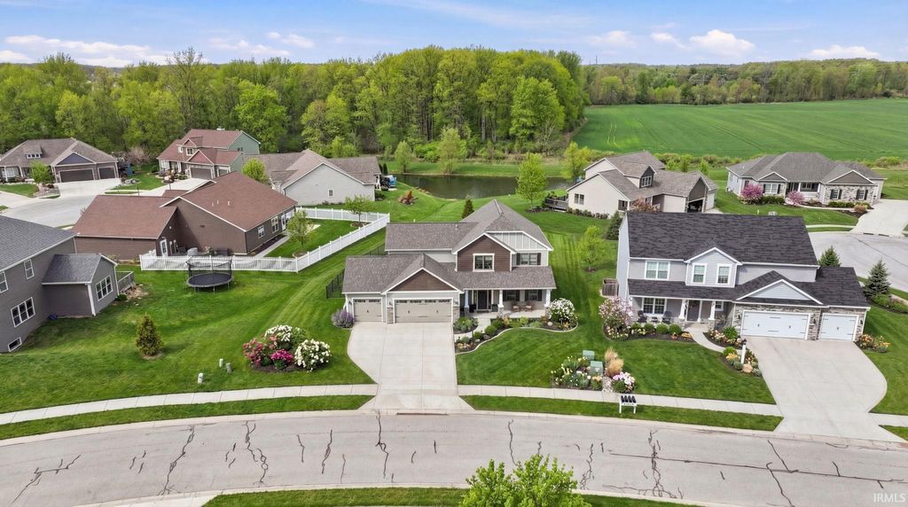 Photo of 814 Pentolina Drive, Fort Wayne, IN 46845 (MLS # 202609360)