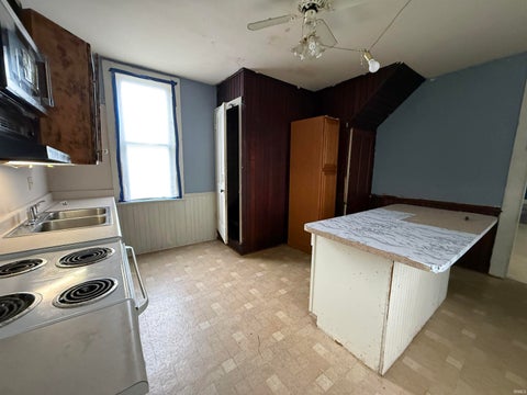 Tiny photo for 1318 Fountain Avenue, Evansville, IN 47710 (MLS # 202624666)
