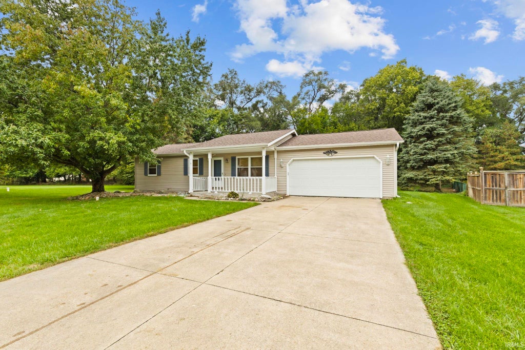 Photo of 58915 Runway Road, Elkhart, IN 46516 (MLS # 202641013)