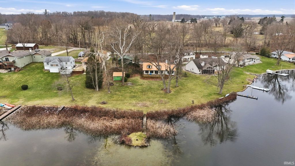 Photo of 321 E Morsches Road, Columbia City, IN 46725 (MLS # 202609713)