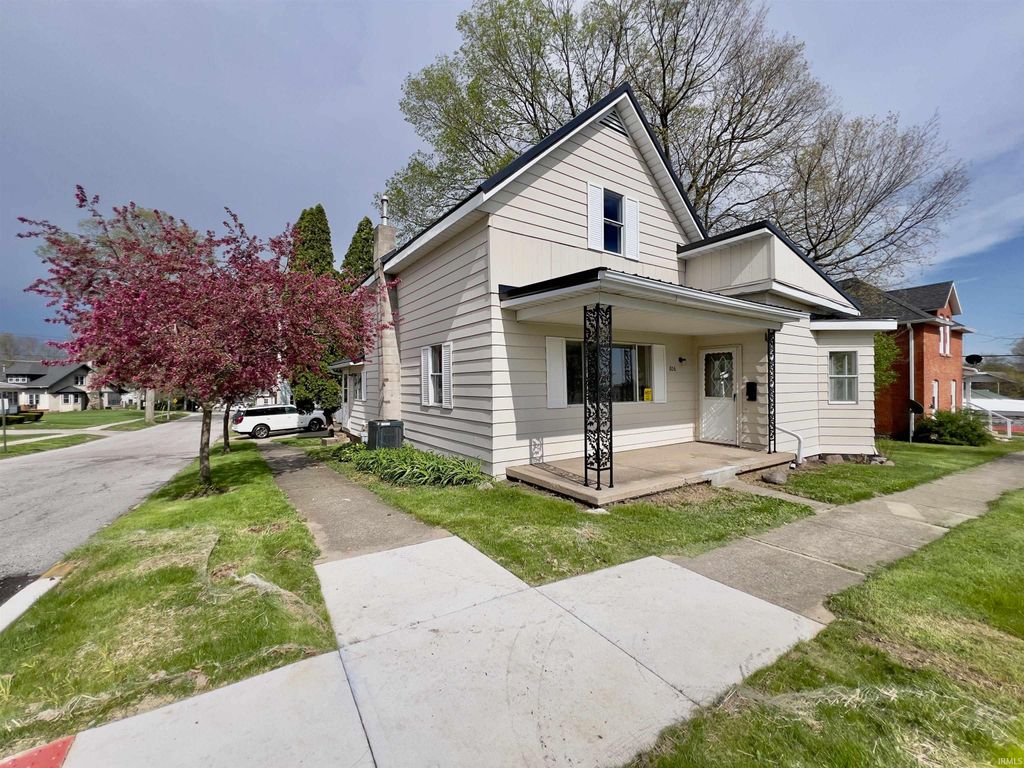 Photo of 806 N Harrison Street, Syracuse, IN 46567 (MLS # 202614326)