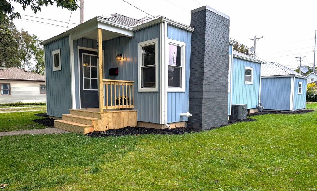 Photo of 216 N 9Th Street, Decatur, IN 46733 (MLS # 202639336)