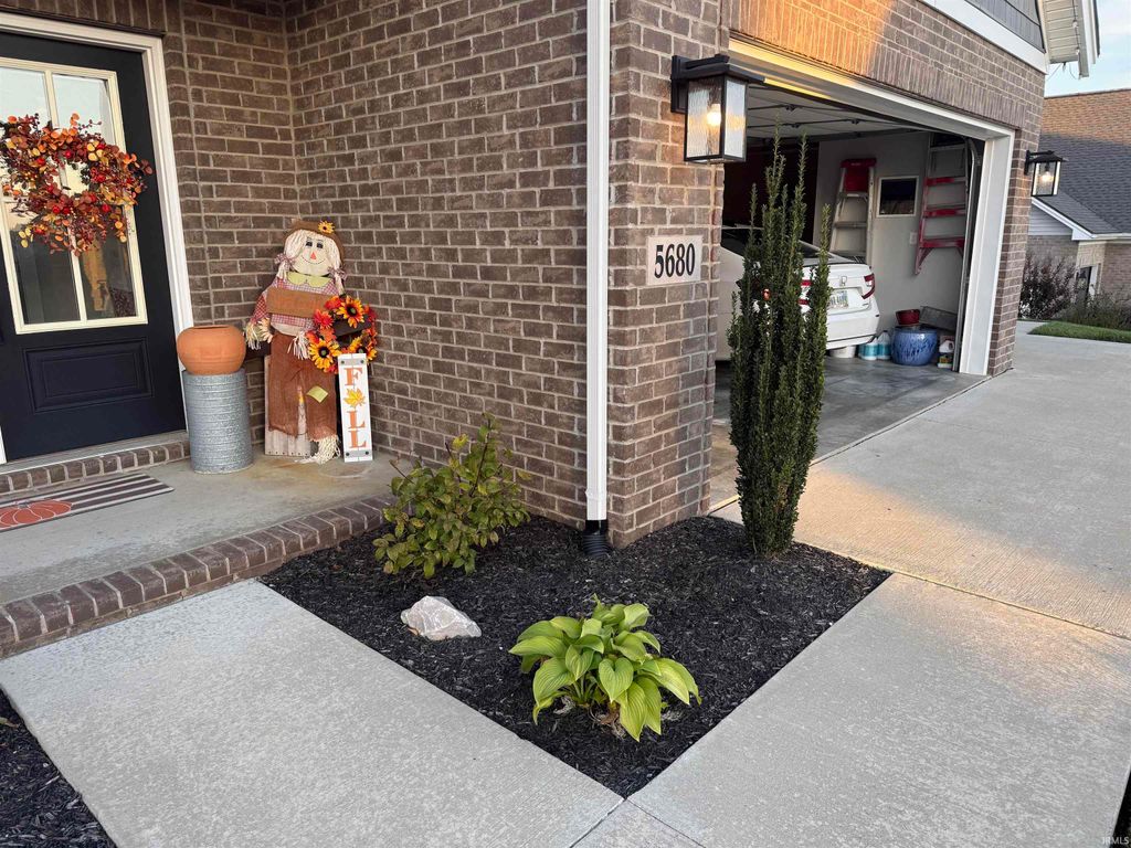 Photo of 5680 Brompton Drive, Newburgh, IN 47630 (MLS # 202601158)