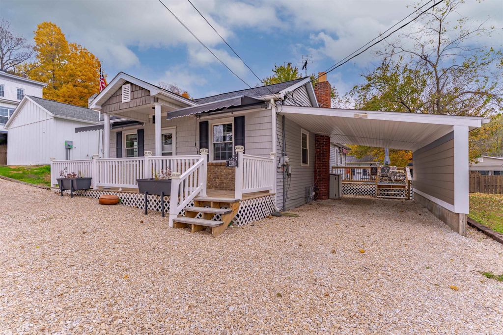 Photo of 405 Middle Street, Newburgh, IN 47630 (MLS # 202545438)