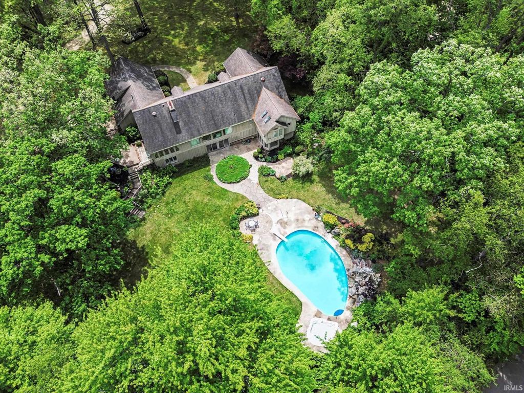 Photo of 50555 Country Knolls Drive, Granger, IN 46530 (MLS # 202620780)