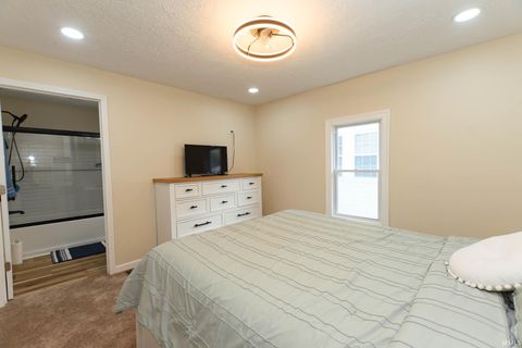 Tiny photo for 1105 E Markland Avenue, Kokomo, IN 46901 (MLS # 202630165)
