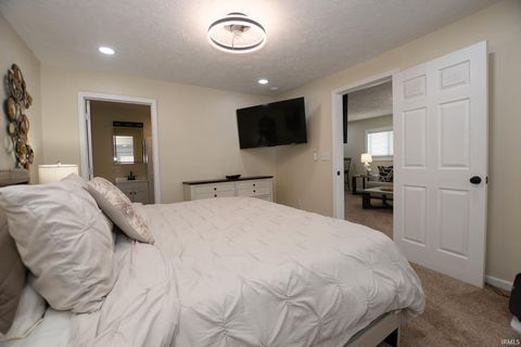 Tiny photo for 1105 E Markland Avenue, Kokomo, IN 46901 (MLS # 202630165)