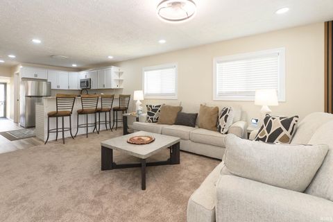 Tiny photo for 1105 E Markland Avenue, Kokomo, IN 46901 (MLS # 202630165)