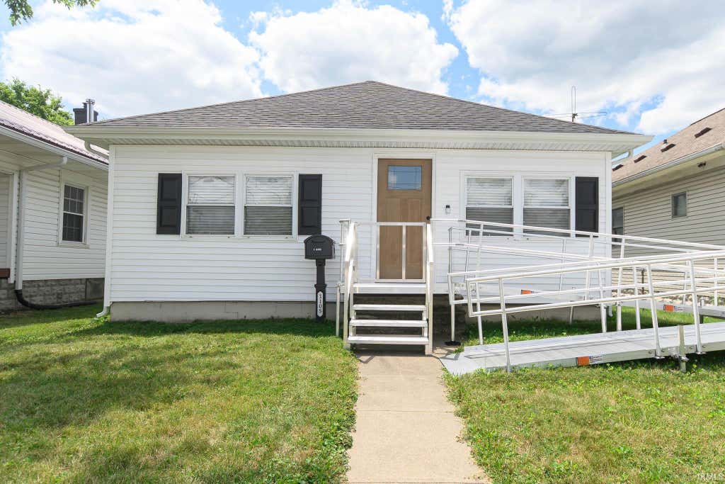 Photo of 1105 E Markland Avenue, Kokomo, IN 46901 (MLS # 202630165)