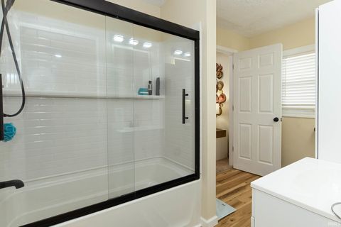 Tiny photo for 1105 E Markland Avenue, Kokomo, IN 46901 (MLS # 202630165)