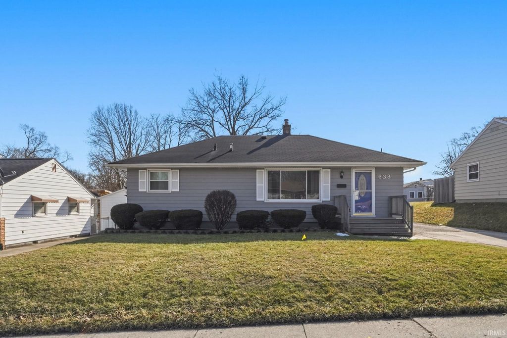 Photo of 633 Elmer Ave Ave, Fort Wayne, IN 46808 (MLS # 202605480)