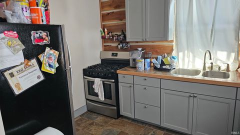 Tiny photo for 3354 E Ore Branch Road, Bloomfield, IN 47424 (MLS # 202603197)