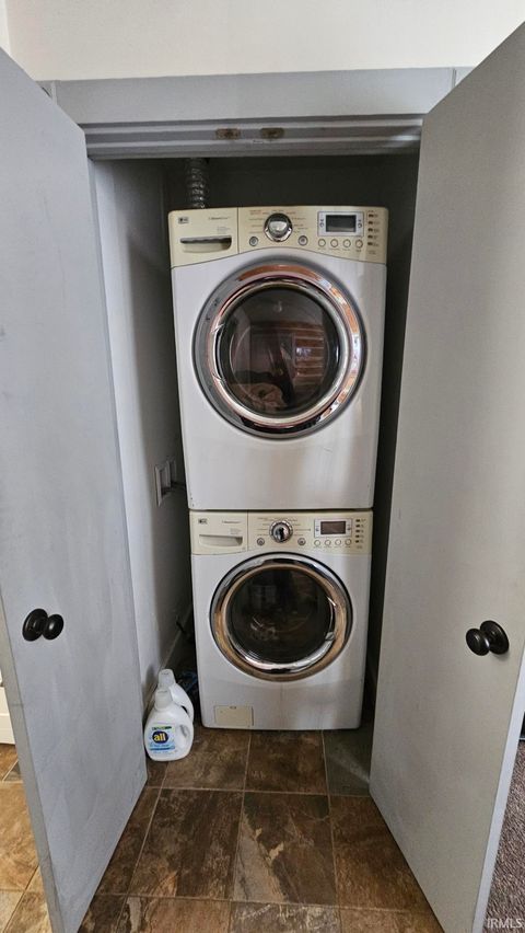 Tiny photo for 3354 E Ore Branch Road, Bloomfield, IN 47424 (MLS # 202603197)