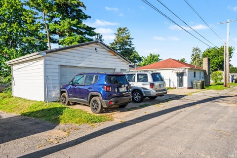 Tiny photo for 730 S 32nd Street, South Bend, IN 46615 (MLS # 202635319)