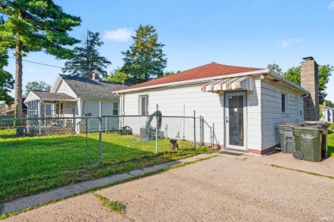 Tiny photo for 730 S 32nd Street, South Bend, IN 46615 (MLS # 202635319)