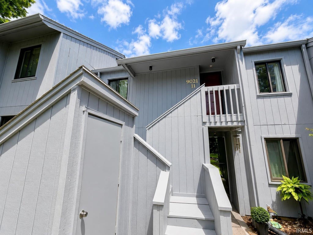 Photo of 9021 S Pointe Ridge Lane #11, Bloomington, IN 47401 (MLS # 202631546)