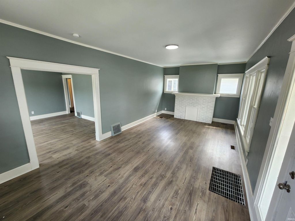 Photo of 1550 S Morton Avenue, Evansville, IN 47713 (MLS # 202613519)