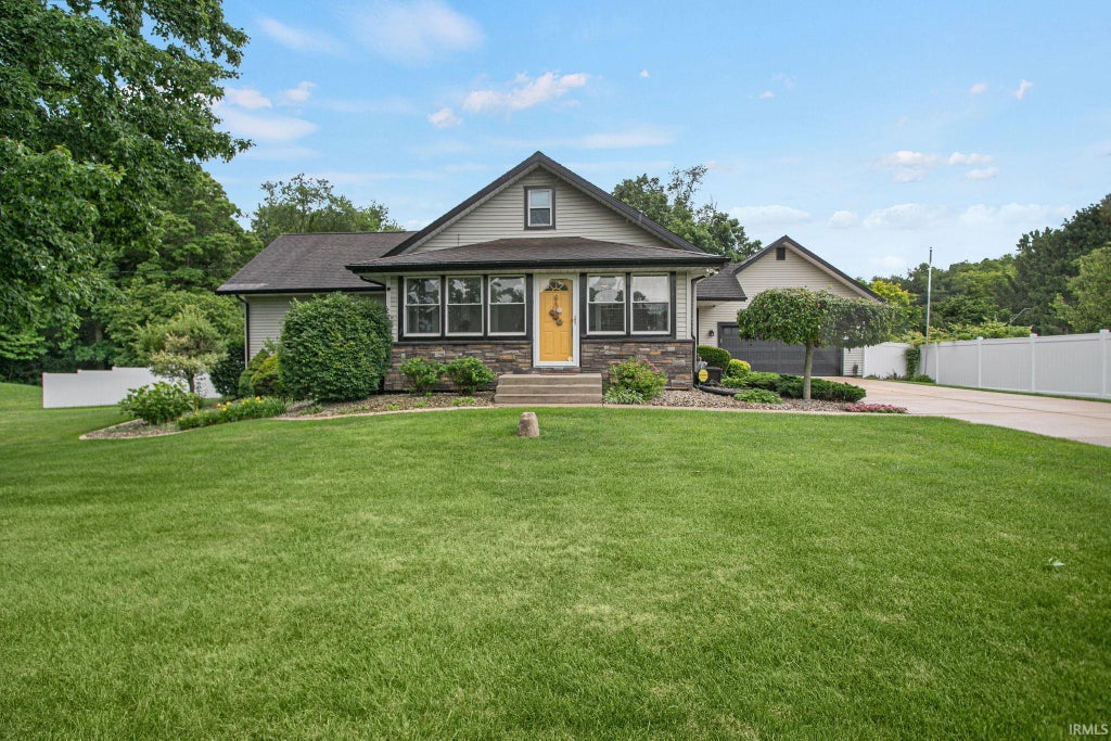 Photo of 18342 State Line Road, South Bend, IN 46637 (MLS # 202624052)