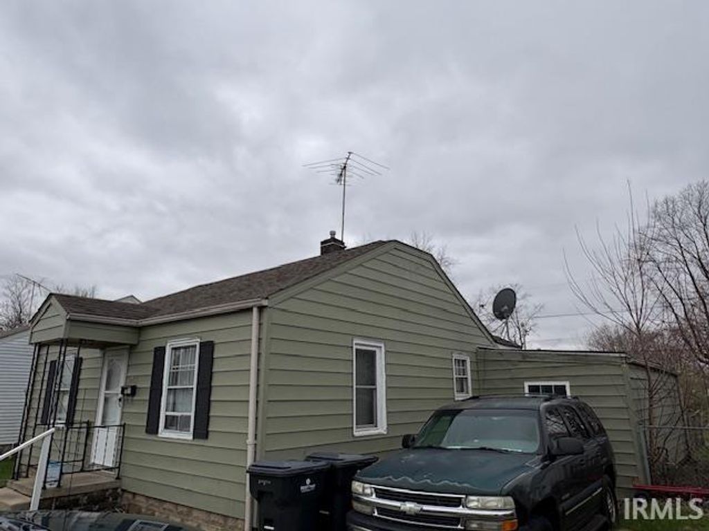 Photo of 3917 Haverhill Drive, Anderson, IN 46013 (MLS # 202610524)