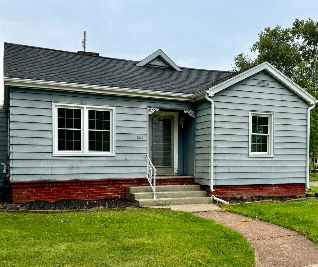 Photo of 204 S Kingston Road, Plymouth, IN 46563 (MLS # 202631205)
