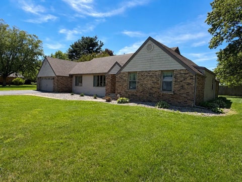 Photo of 3321 Gregory Farm Village Drive, Rochester, IN 46975 (MLS # 202642117)