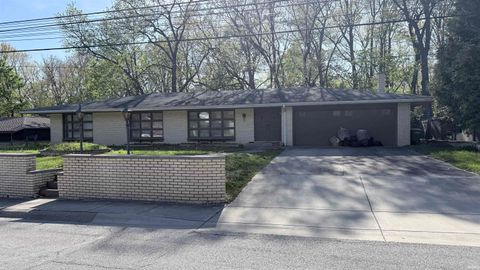 Photo of 229 Pawnee Drive, West Lafayette, IN 47906 (MLS # 202615168)