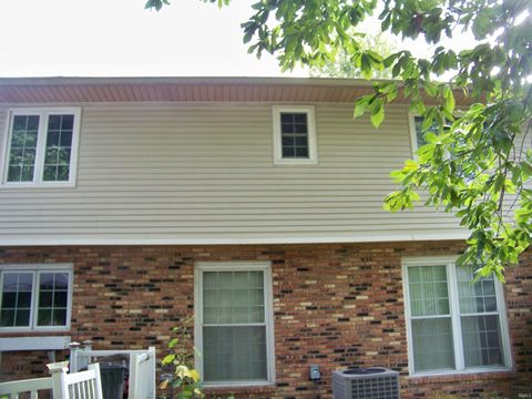 Tiny photo for 2401 Greentree Lane, Kokomo, IN 46902 (MLS # 202539998)