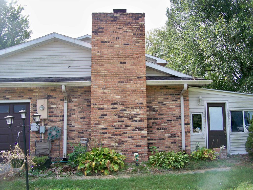 Photo of 2401 Greentree Lane, Kokomo, IN 46902 (MLS # 202539998)