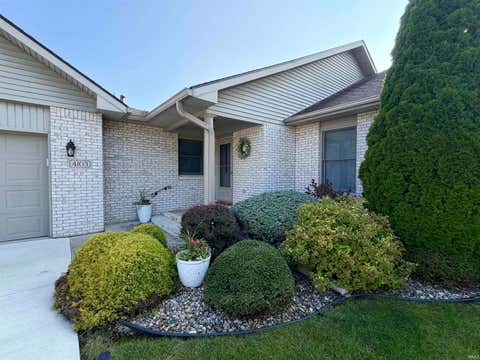 Tiny photo for 4103 N VILLAS Drive, Kokomo, IN 46901 (MLS # 202634601)