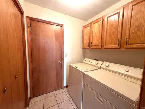 Tiny photo for 4103 N VILLAS Drive, Kokomo, IN 46901 (MLS # 202634601)