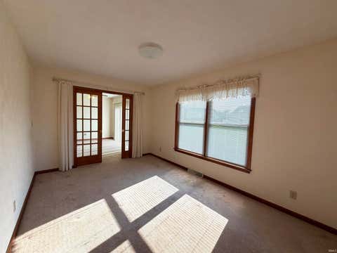 Tiny photo for 4103 N VILLAS Drive, Kokomo, IN 46901 (MLS # 202634601)