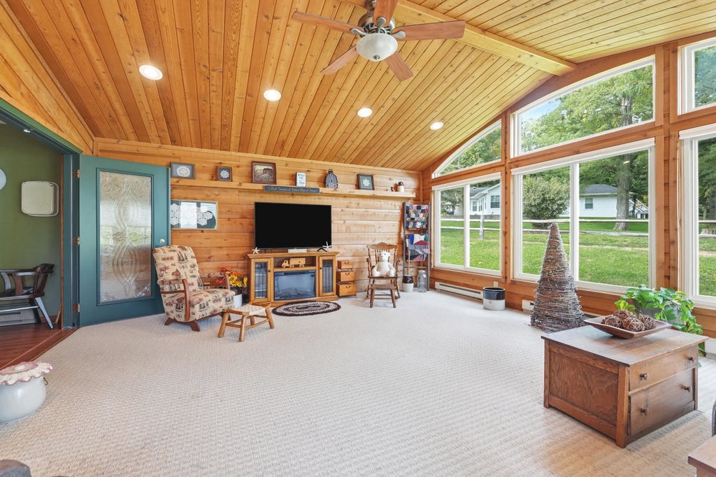 Photo of 705 B Arcadia Court, Kendallville, IN 46755 (MLS # 202642255)
