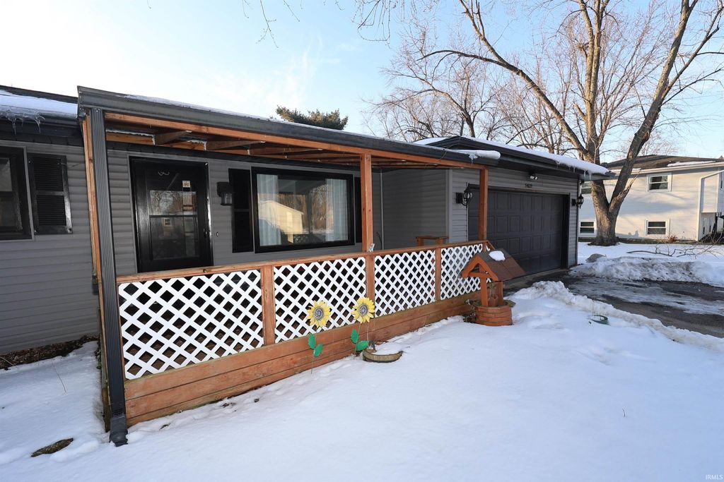 Photo of 54639 County Road 101, Elkhart, IN 46514 (MLS # 202604299)