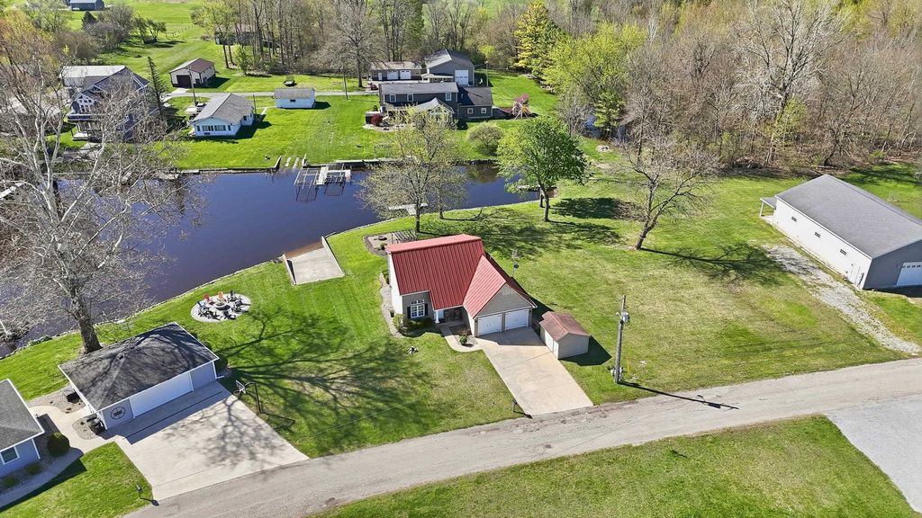 Photo of 11990 E 395 S, Lagrange, IN 46761 (MLS # 202613981)