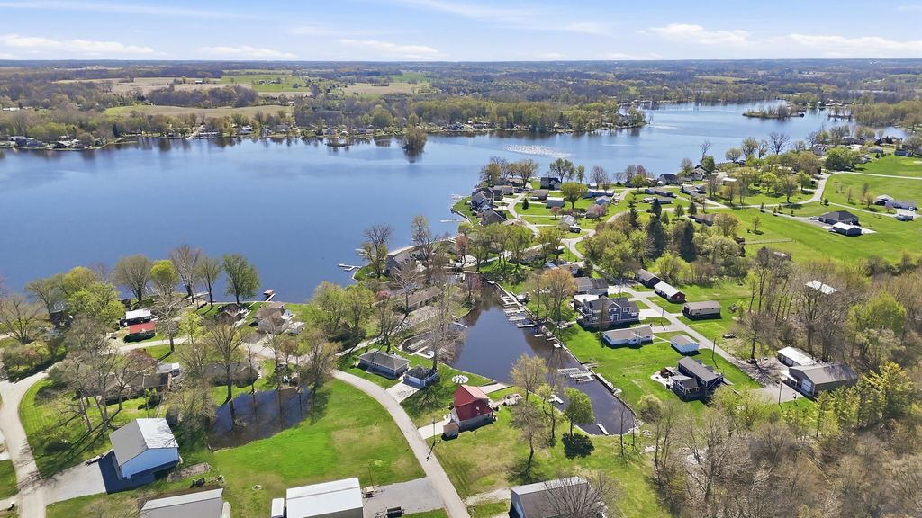 Photo of 11990 E 395 S, Lagrange, IN 46761 (MLS # 202613981)