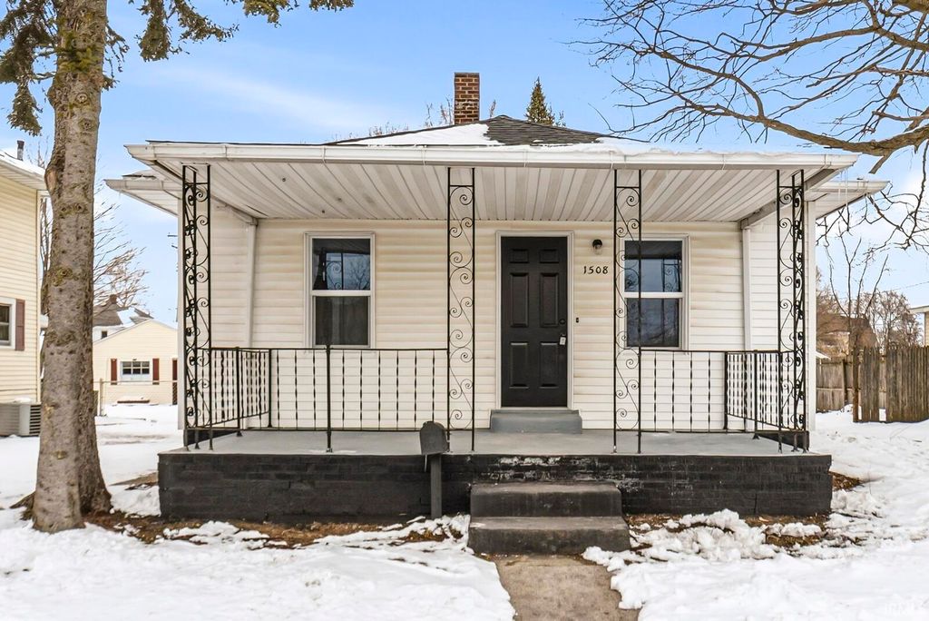 Photo of 1508 E 4th Street, Mishawaka, IN 46544 (MLS # 202606460)